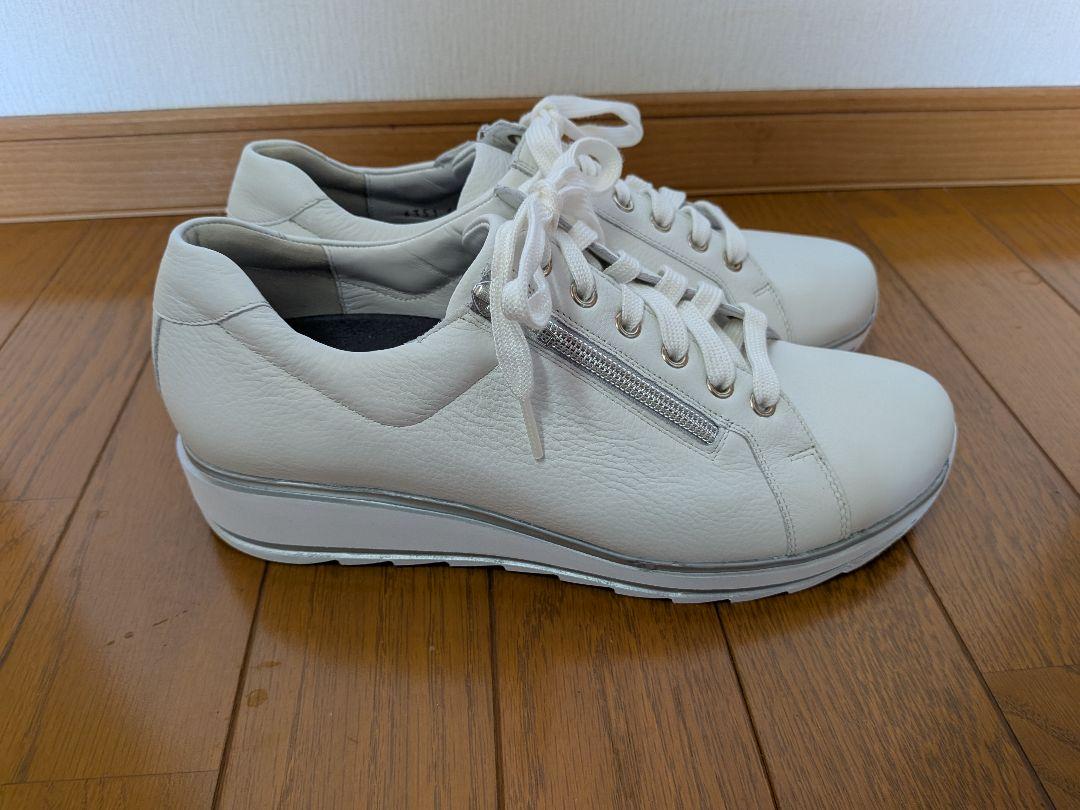 （新品）durea ホワイトレザー厚底スニーカー