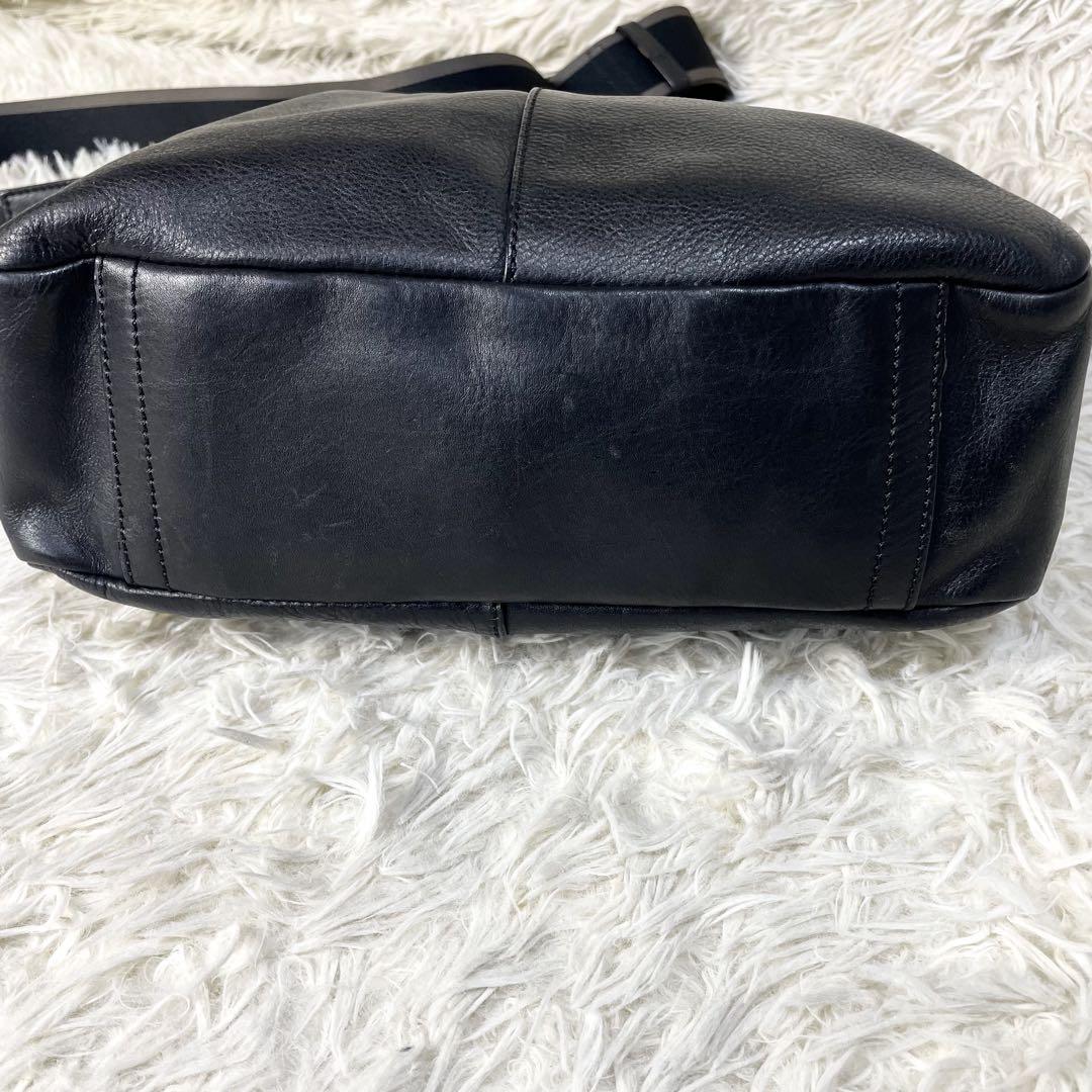 COACH コーチ　ショルダーバッグ　ブラック　黒　斜め掛け　　70555
