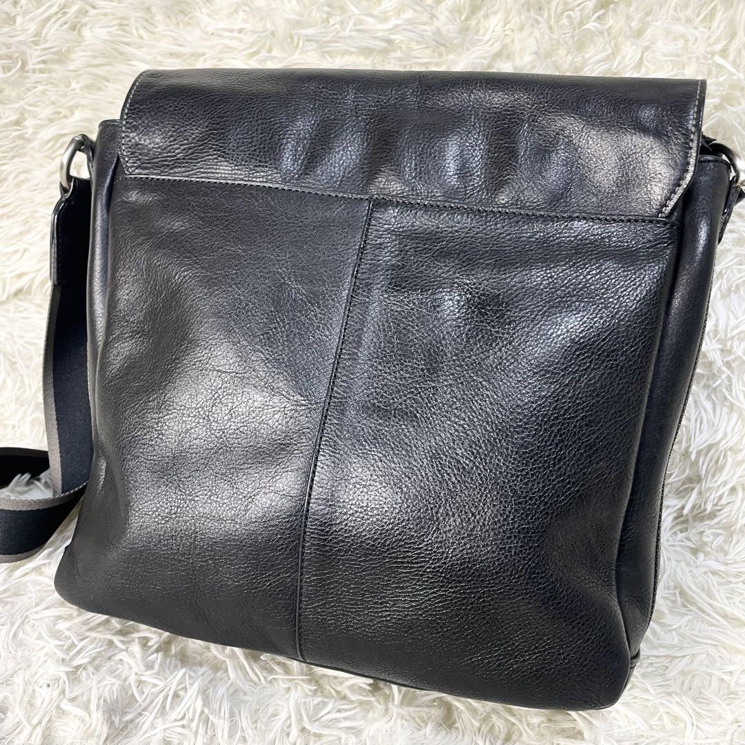 COACH コーチ　ショルダーバッグ　ブラック　黒　斜め掛け　　70555