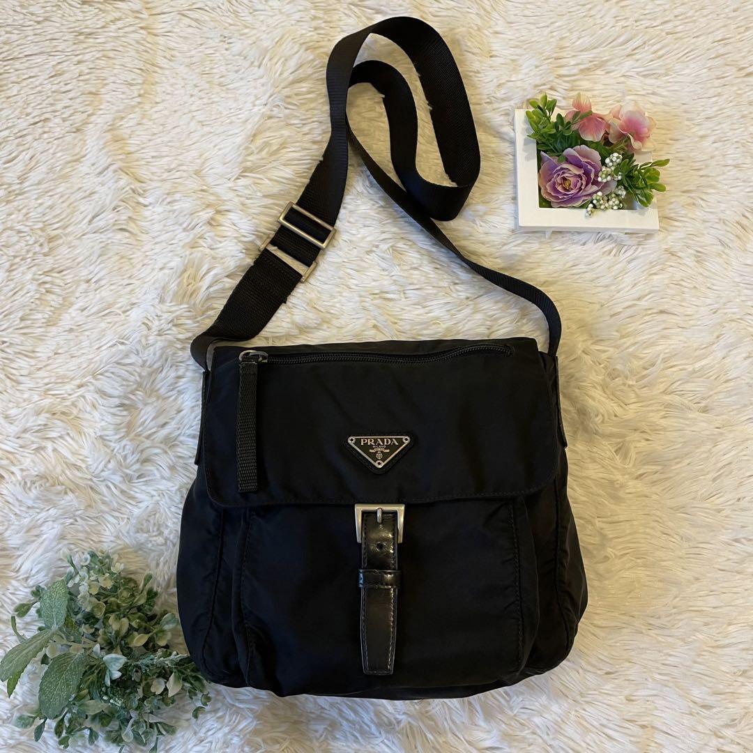 プラダ　PRADA ショルダーバッグ　ナイロン　クロスボディー　三角ロゴ プラダ ボディバッグ 三角ロゴ ブラック ナイロン クロスボディ