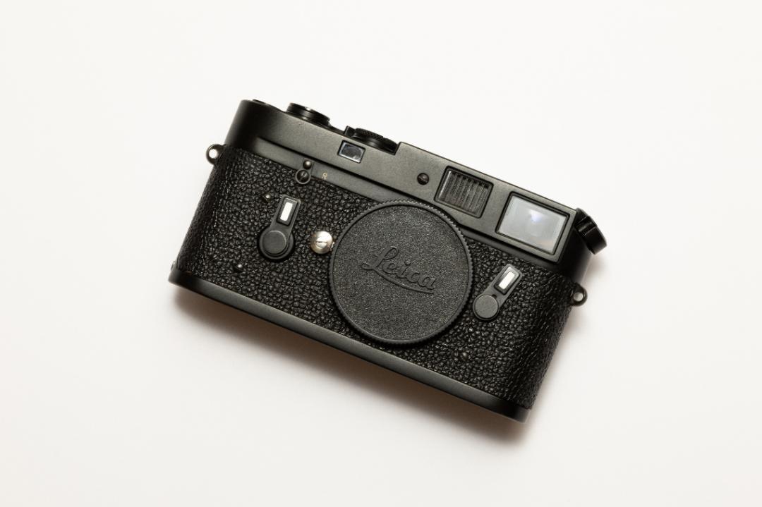 激安特価 【ドアン チャン クオン ユイ様専用】Leica M4 ブラック 格安新品 ライカM4 ブラッククローム 貴重 完動品 フィルムカメラ