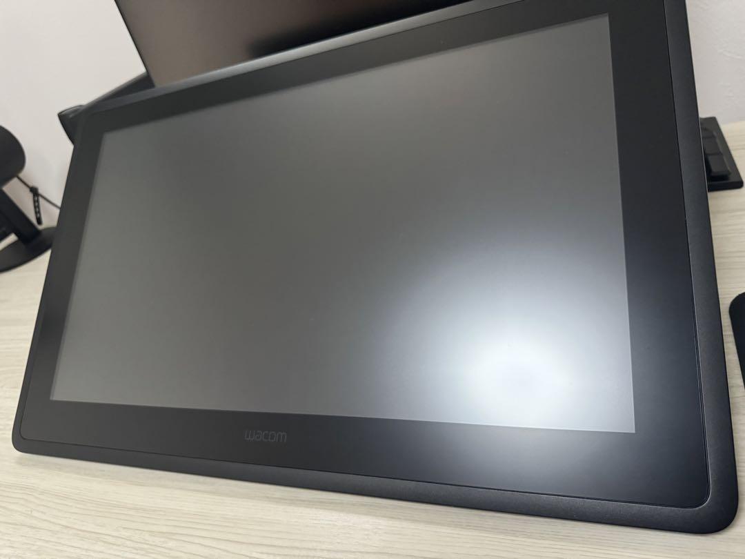 Wacom Cintiq 22 FHD  DTK2260K0D  ワコム 液タブ