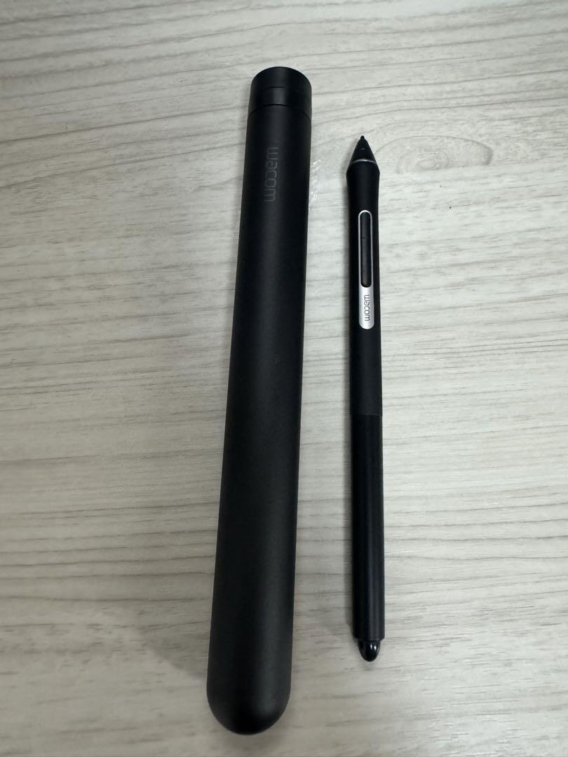 Wacom Cintiq 22 FHD  DTK2260K0D  ワコム 液タブ