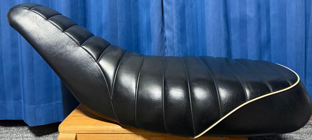 SUZUKI スズキ バンバン200 純正 タックロールシート ロゴ有り