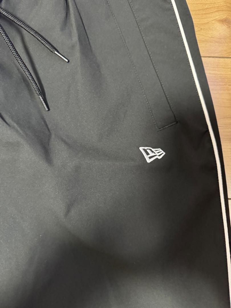 ニューエラ NEW ERA オーバーサイズド パイピング トラックパンツ