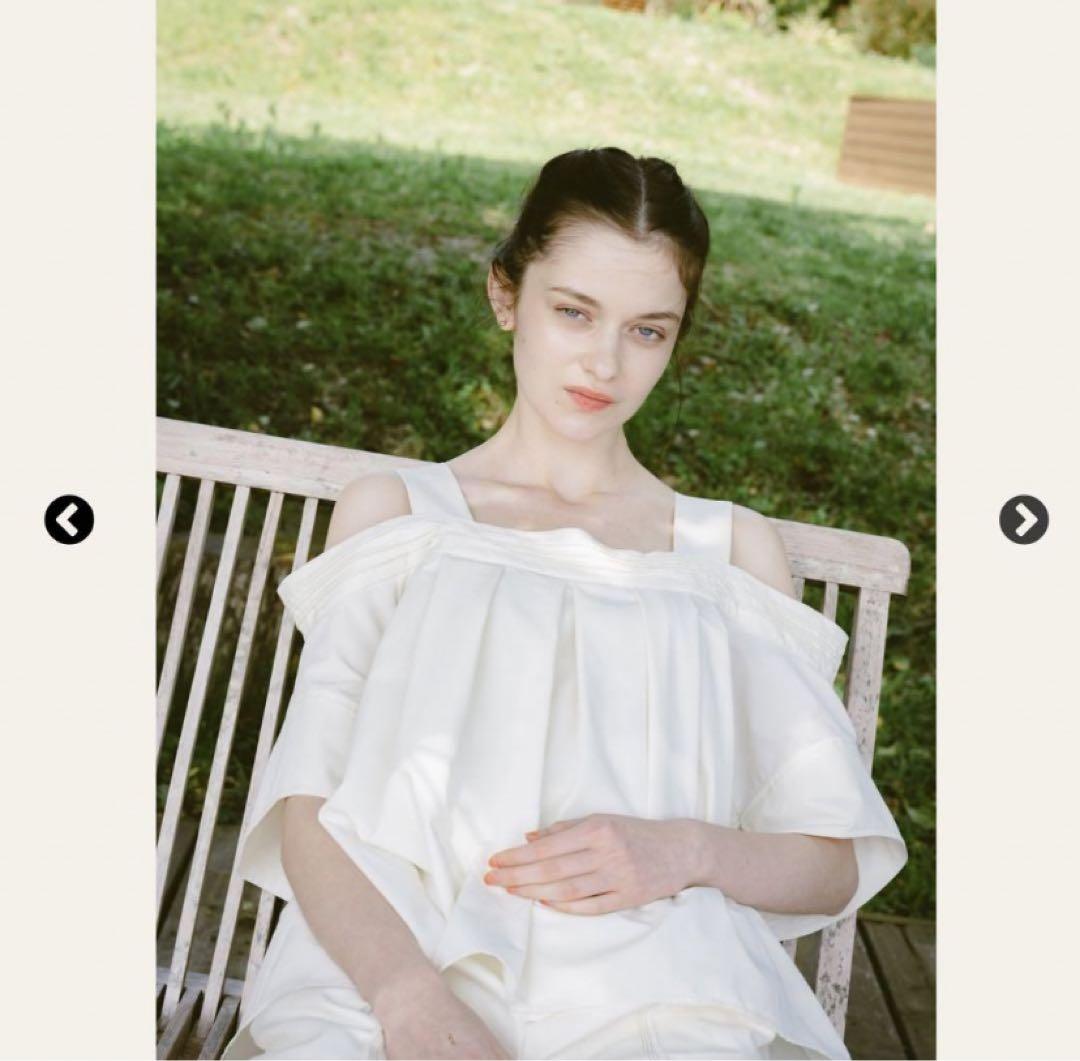 pinue マットオフショルブラウス 近日出品取消】pinue マットオフショルブラウス(WHITE)