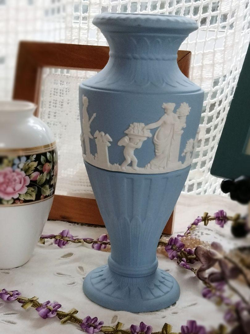 wedgwoodウェッジウッド ジャスパーウェア フルーテッドフラワー 一輪挿し