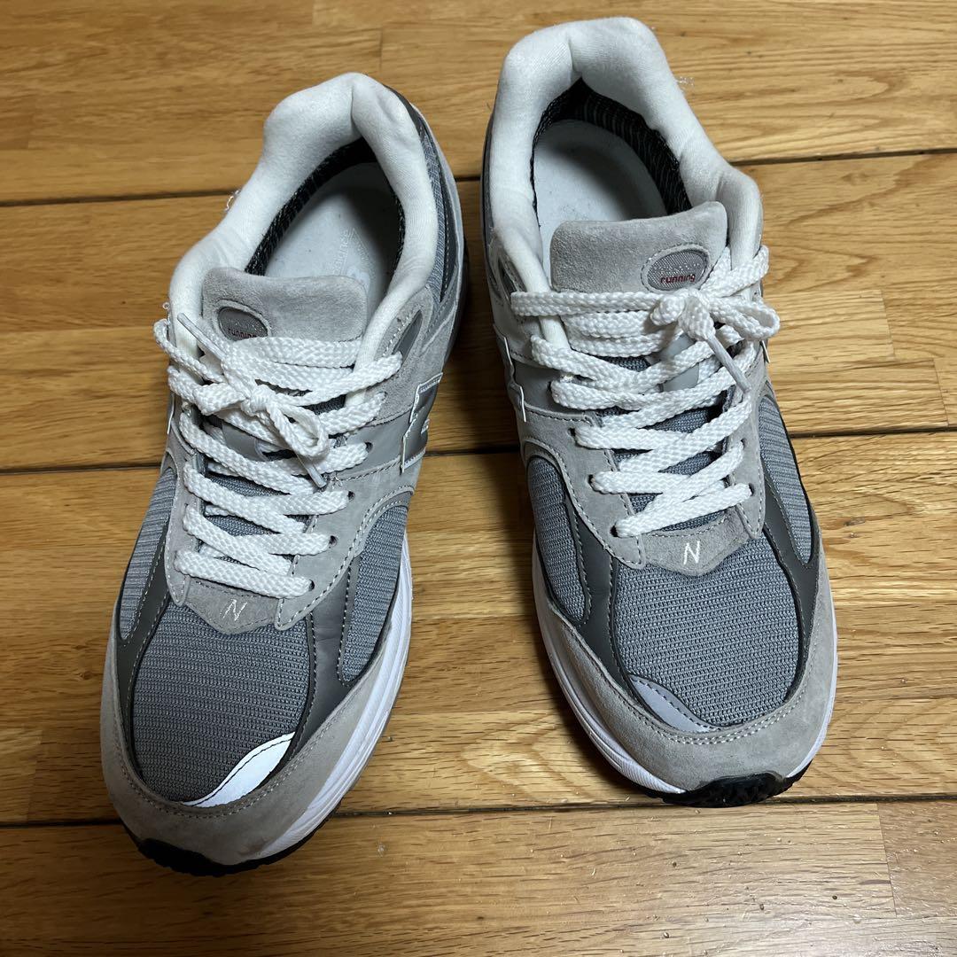 New Balance 2002 グレー スニーカー