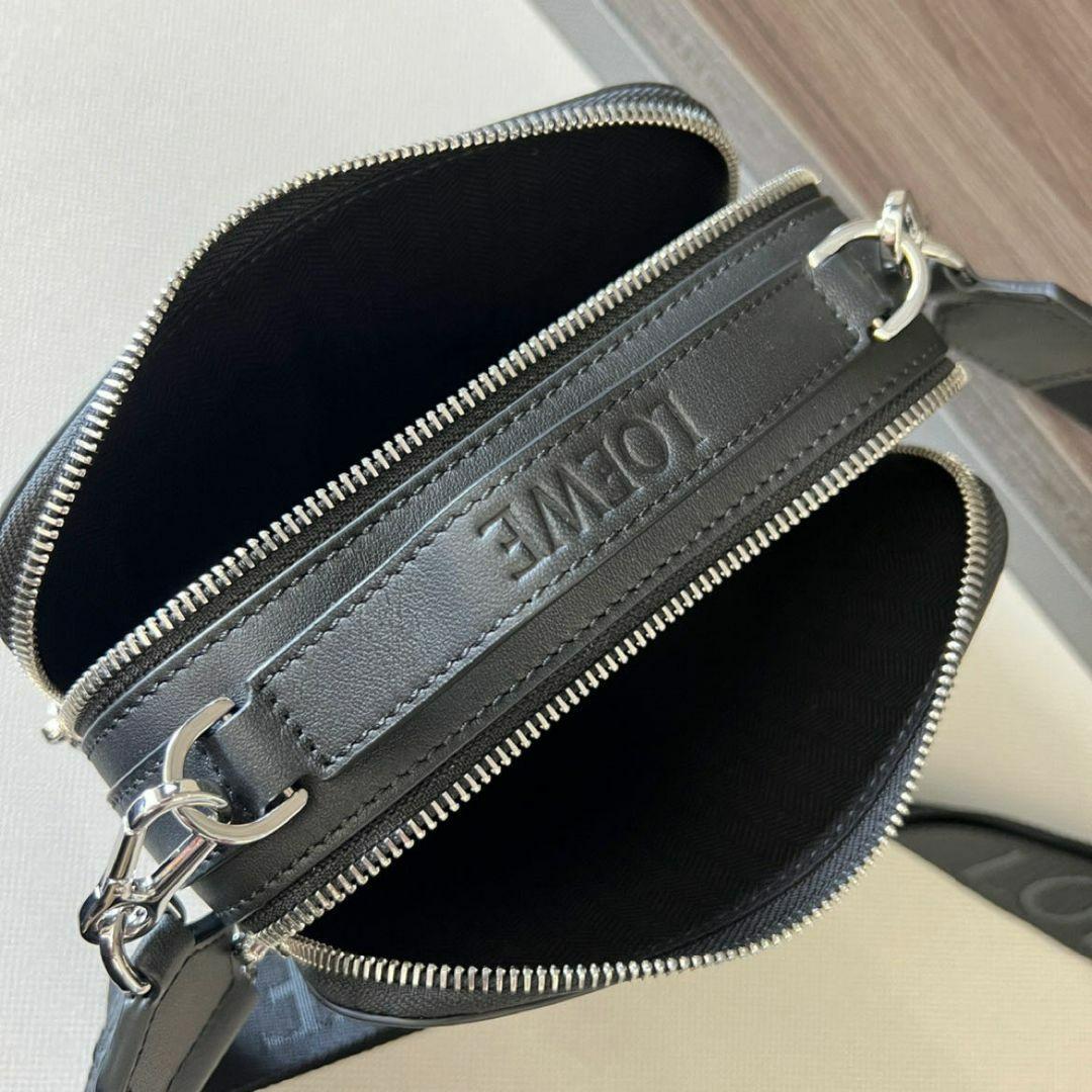 LOEWE カメラ クロスボディバッグ ミニ (サテンカーフ)