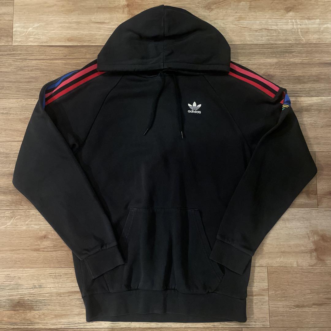 adidas パーカー　Mサイズ