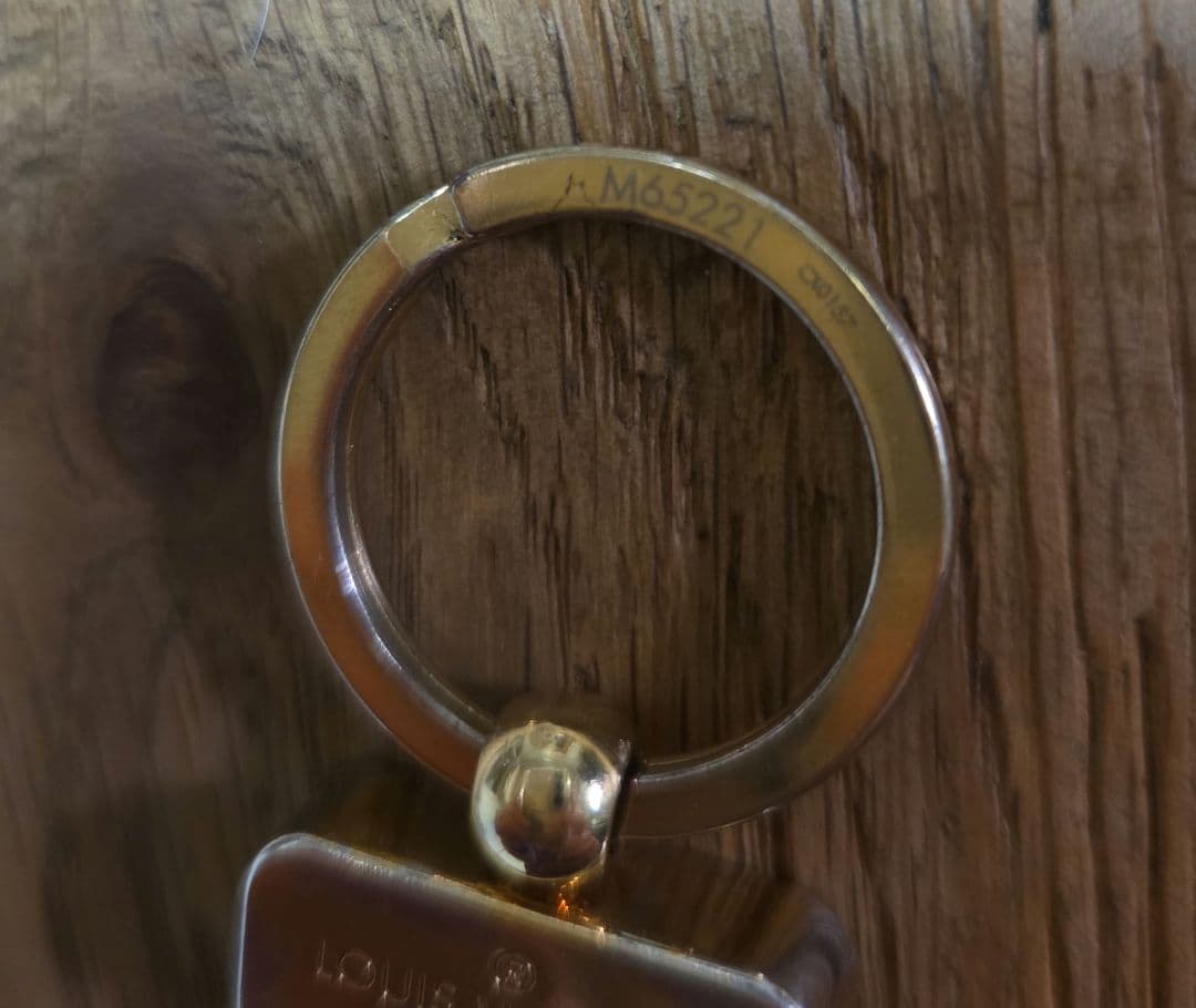 LOUIS VUITTON レザーキーホルダー LOUIS VUITTON レザーキーホルダー