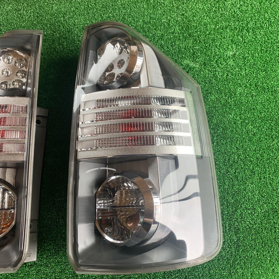 トヨタ　ヴォクシー　VOXY 純正テールライト左右セット　動作確認済み　中古品