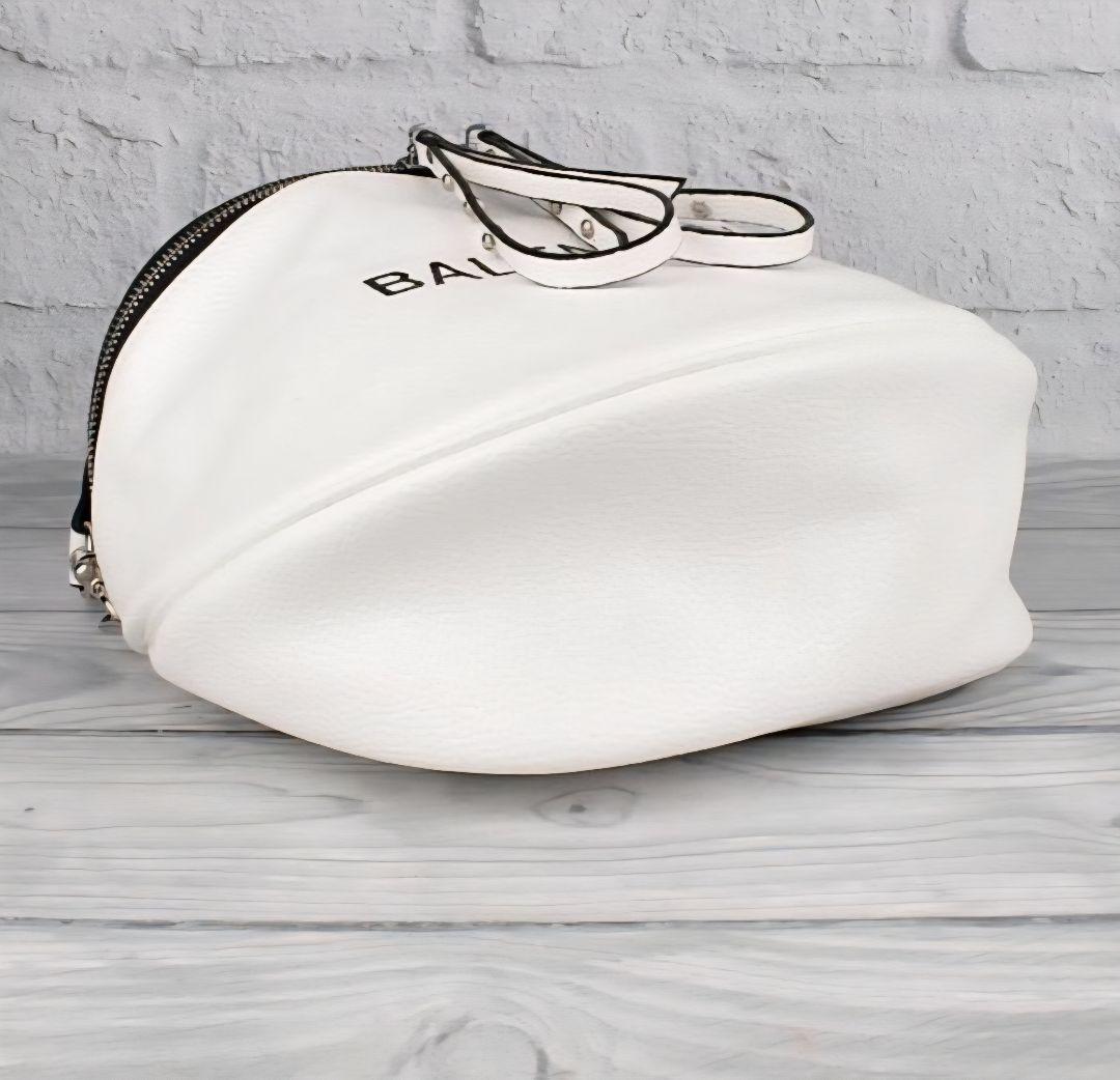 BALENCIAGA ベルト ボディバッグ ショルダー レザー ホワイト BALENCIAGA ベルト ボディバッグ ショルダー レザー ホワイト