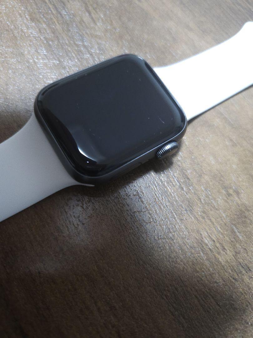 Apple Watch SE 本体　バンド付