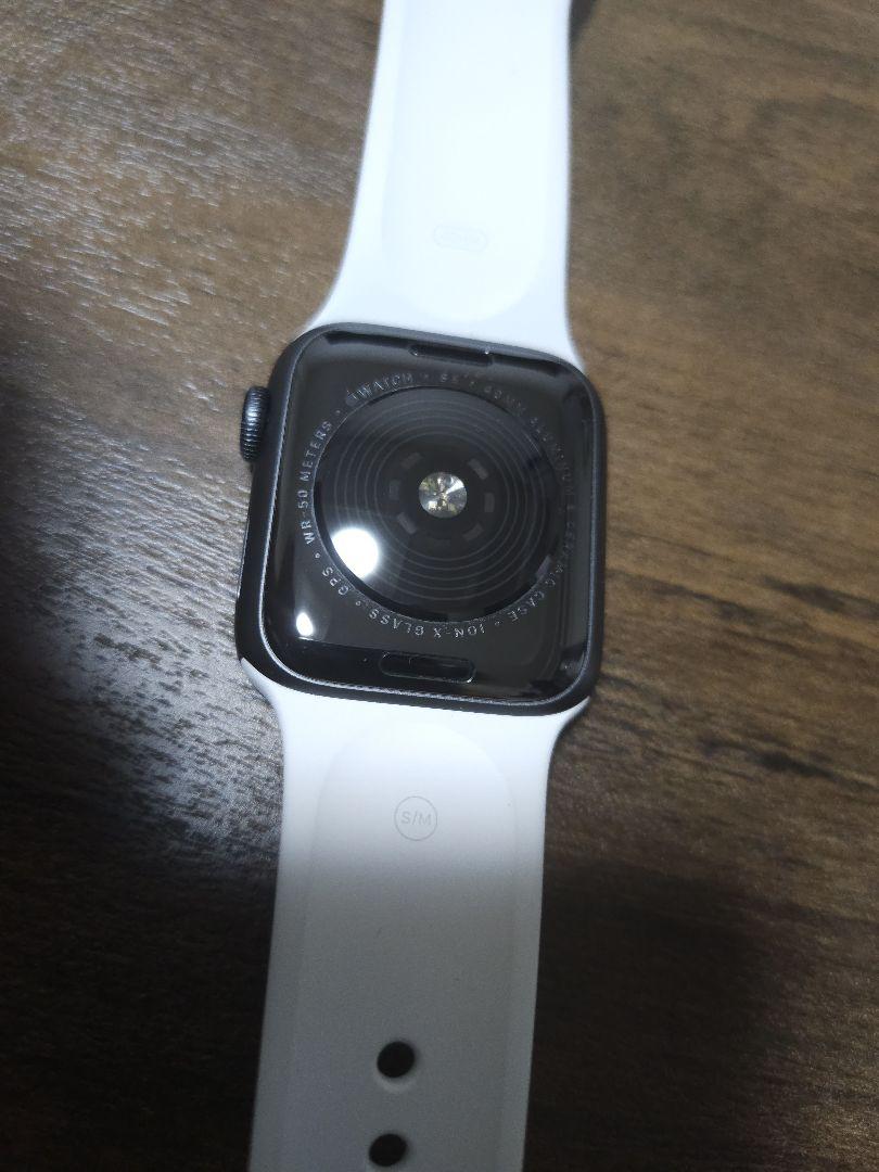 Apple Watch SE 本体　バンド付