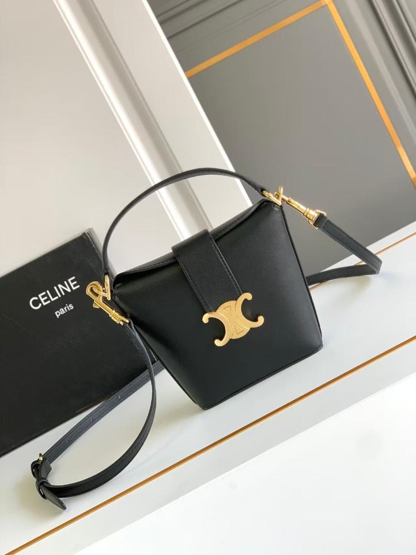 CELINE ブラックレザー ミニバッグ