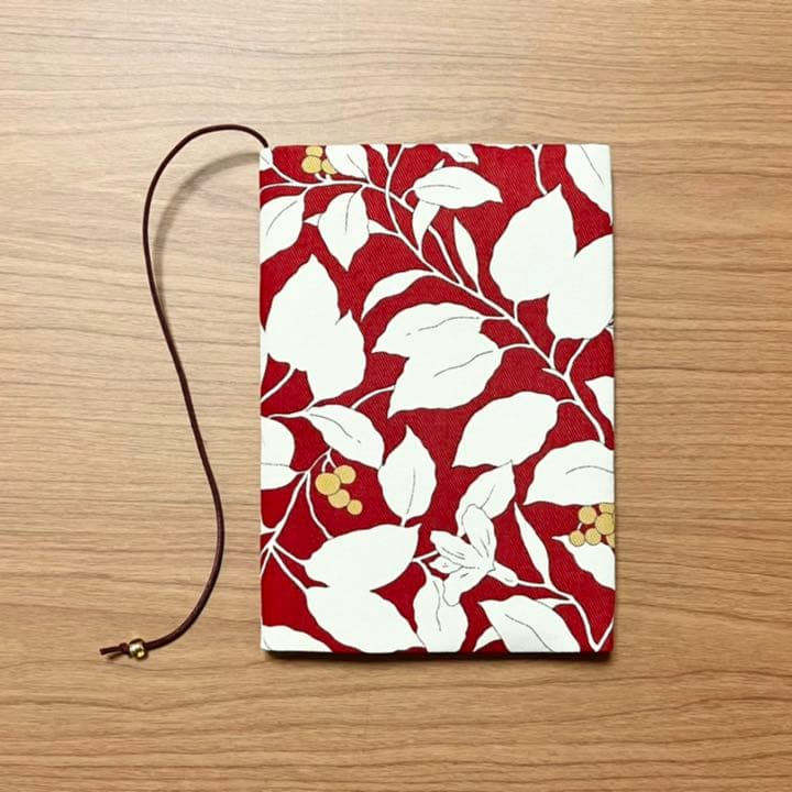 ブックカバー ハンドメイド 木の実 赤 9ninelives Com ブックカバー ハンドメイド 木の実 赤 9ninelives Com