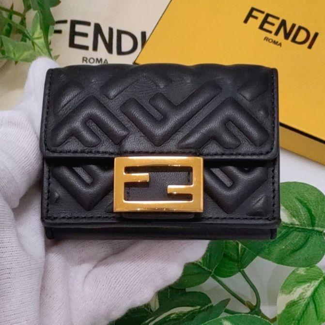 フェンディ 三つ折り財布 バゲットマイクロウォレット FFロゴ ズッカ ブラック