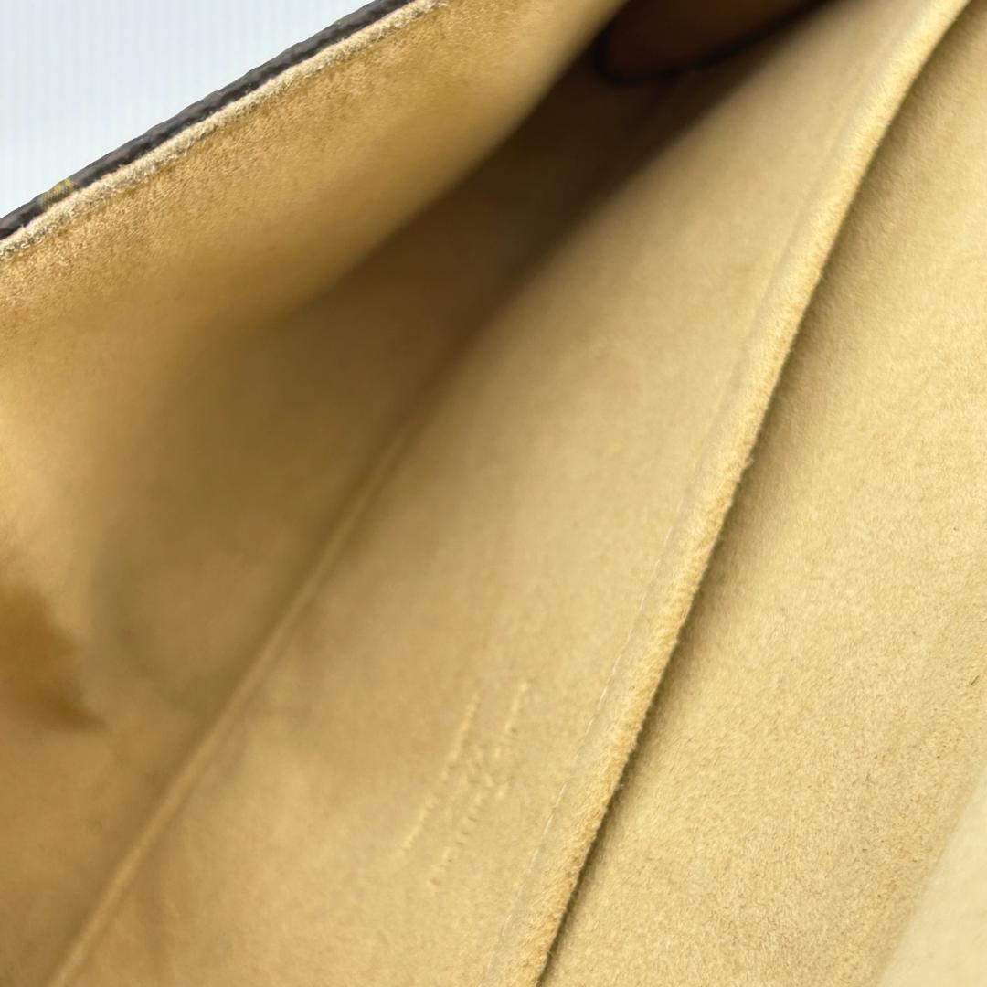 LOUIS VUITTON ルイヴィトン モノグラム ポシェット・ツインGM