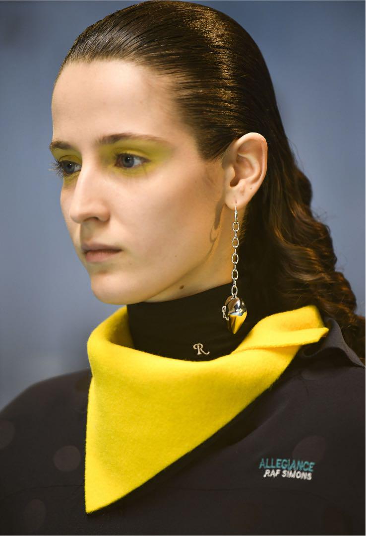 Raf Simons Hanging Heart Earrings 11周年記念イベントが Raf Simons Hanging Heart Earrings 11周年記念イベントが
