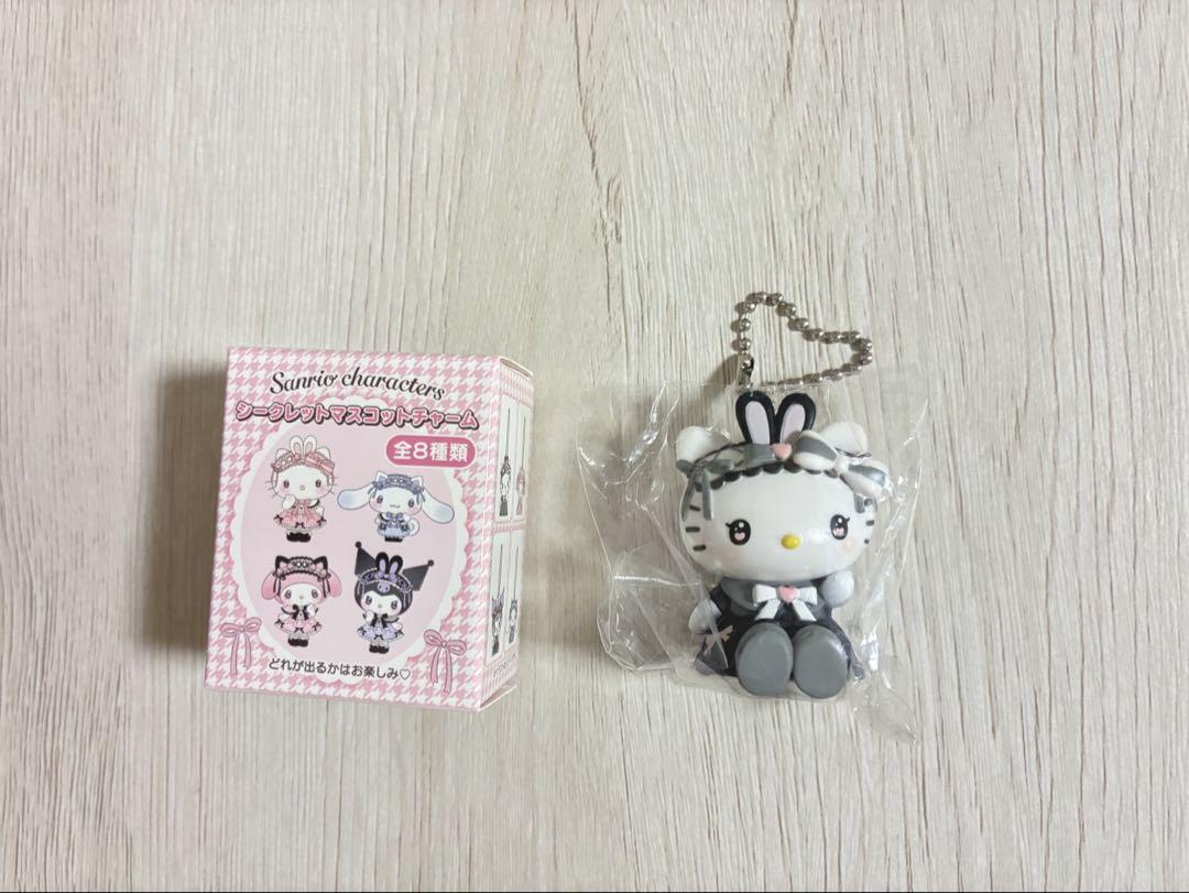 【美品】マスコットチャームセット 嶽本野ばら ロリータキティ チャーム Hello Kitty/ハローキティ・Pour Lolita Gothic Edition