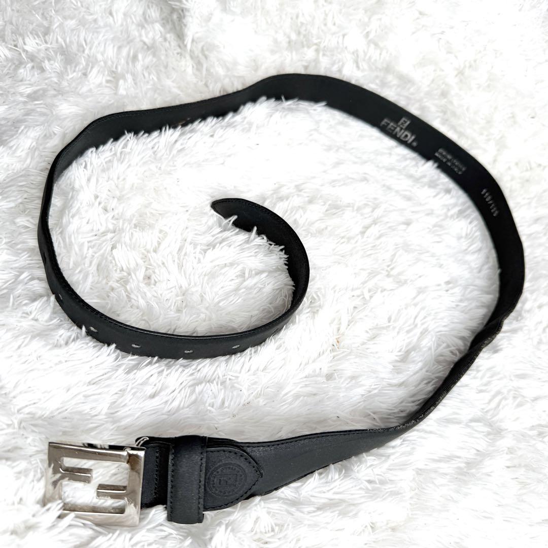 【極美品】フェンディ ベルト ズッカ ロゴ シルバー メンズ レザー
