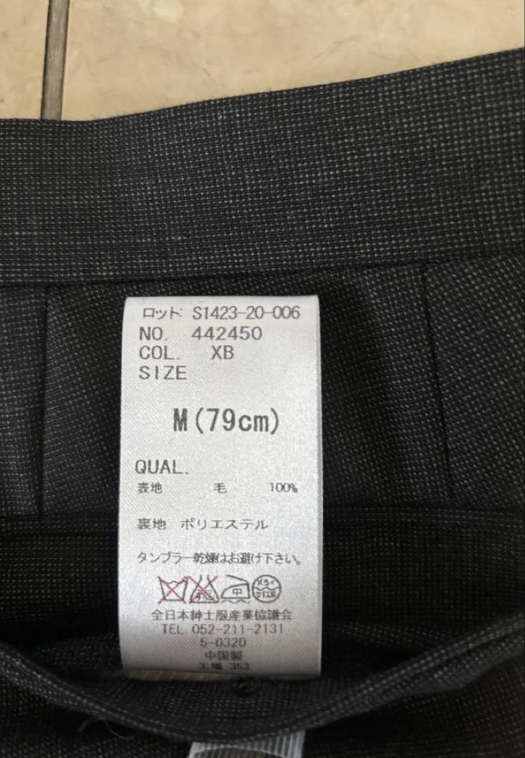 お洒落なダブルメンズスーツ　チャコールグレー　春夏向き