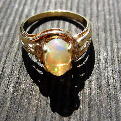 驚きの価格 sale！ハニカムオパール【1.16ct】とダイヤの18金リング アクセサリー