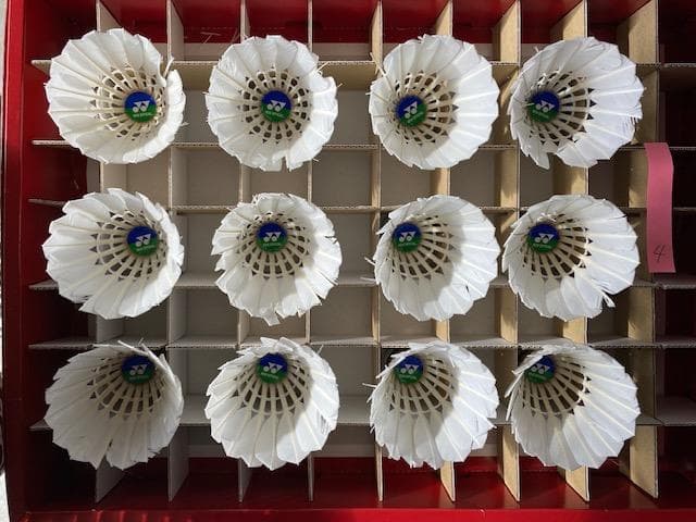 ②中古YONEXシャトルコック(ニューオフィシャル) ②中古YONEXシャトルコック(ニューオフィシャル)