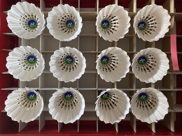 ②中古YONEXシャトルコック(ニューオフィシャル) ②中古YONEXシャトルコック(ニューオフィシャル)