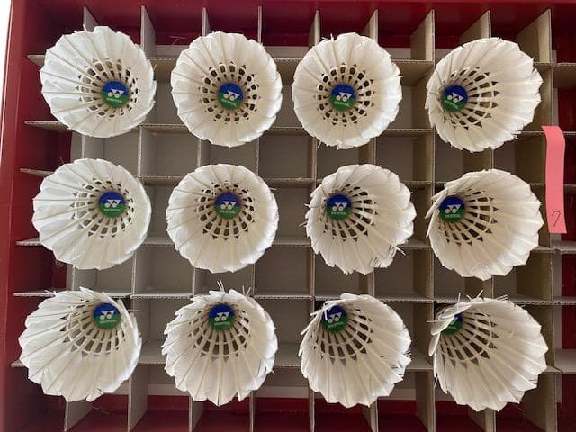 ②中古YONEXシャトルコック(ニューオフィシャル) ②中古YONEXシャトルコック(ニューオフィシャル)