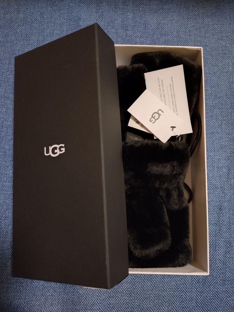 UGG 黒 ファー手袋