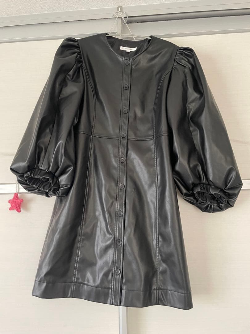 ランキング入賞商品 moussy - カーキの通販 レザーワンピース moussy