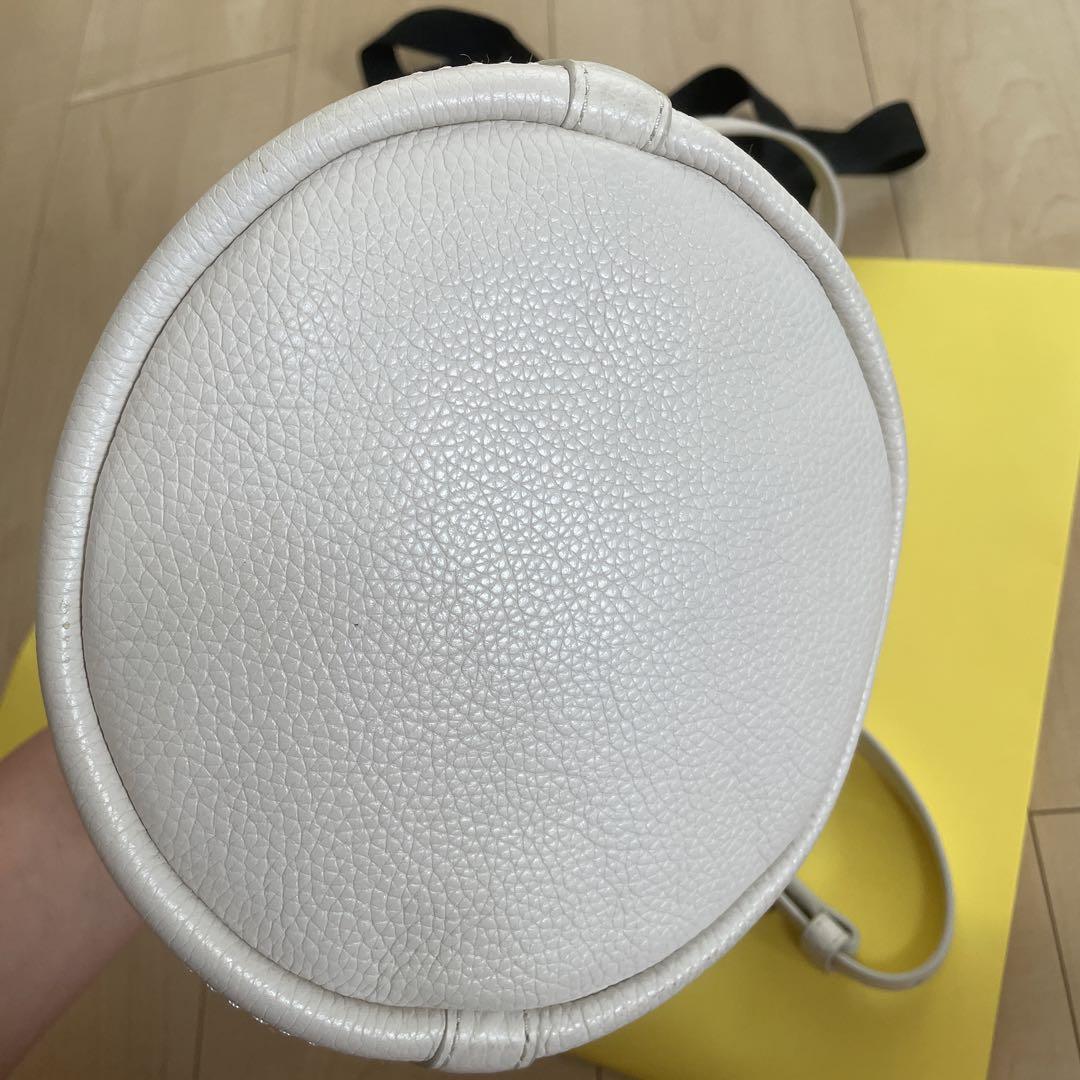 MARC JACOBS THE BUCKET ホワイト ショルダーバッグ