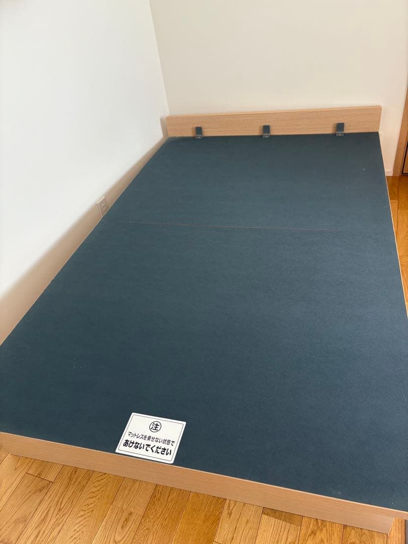 ニトリ 跳ね上げ式ベッド セミダブル 油圧式目立った傷や汚れなし