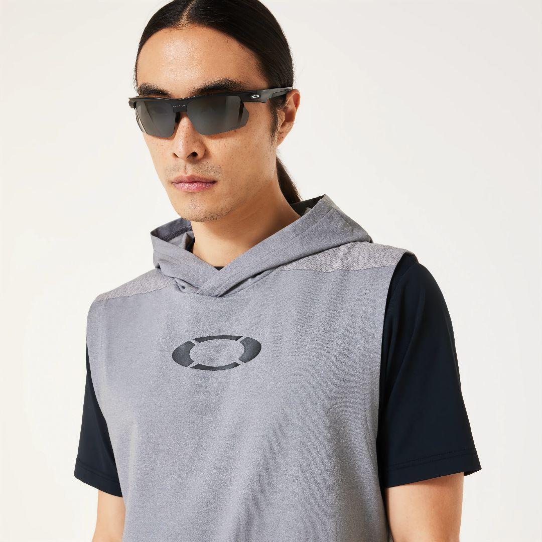 OAKLEY 2025春夏限定 ノースリーブフーディ×ハーフパンツ サイズＸＬ
