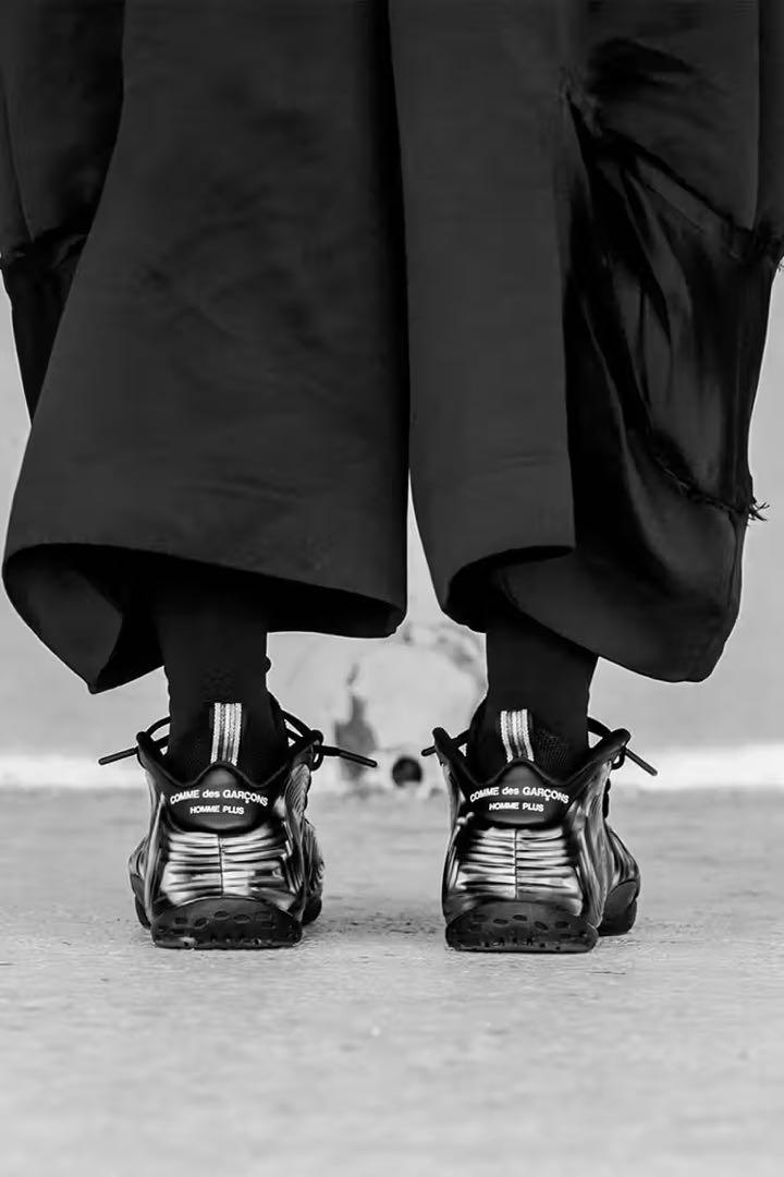 靴 COMME des GARCONS Nike Foamposite One