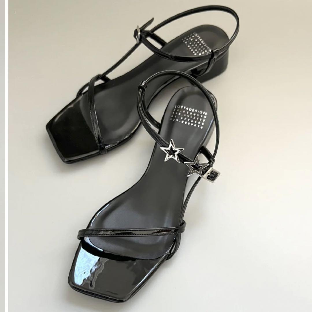 ロッタデザイン　LOTTADESIGN. ストラップサンダル　ブラック 箱付き ロッタデザイン LOTTADESIGN. ストラップサンダル ブラック 箱