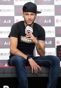 NIKE F.C. Tシャツ　ネイマール着用