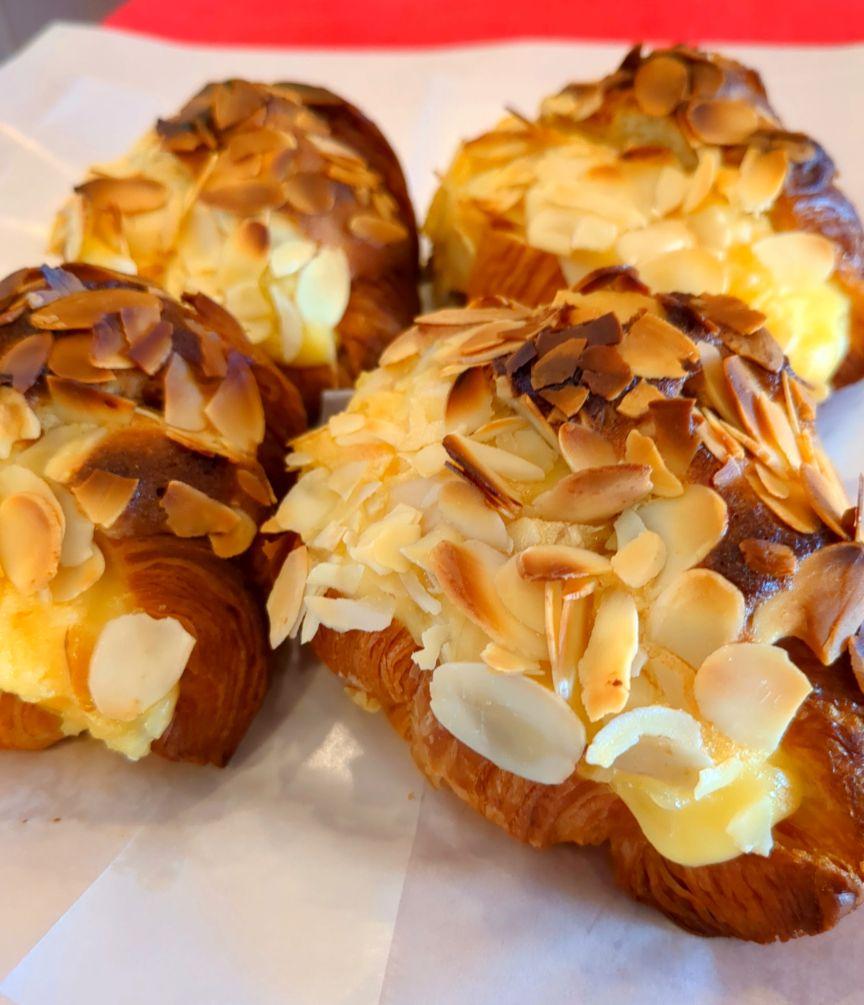 焼き立てパン当日発送♪【24日製造発送】豪華惣菜パン＆Sweets菓子詰め合わせ