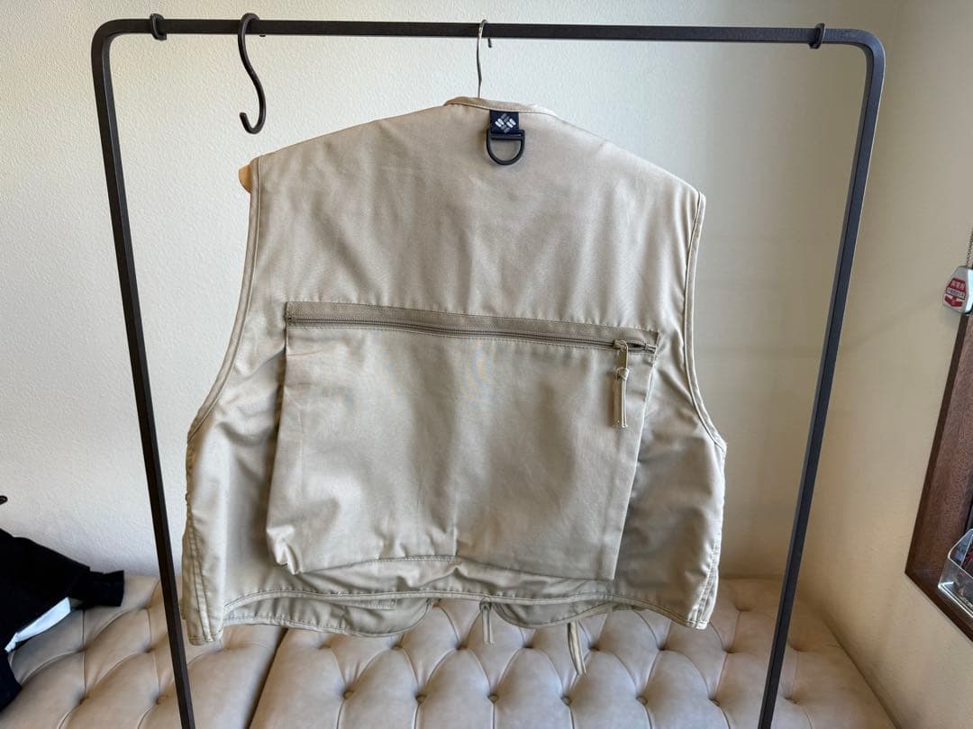 Colombiaベージュ フィッシングベスト 多機能ポケット付き - メルカリ