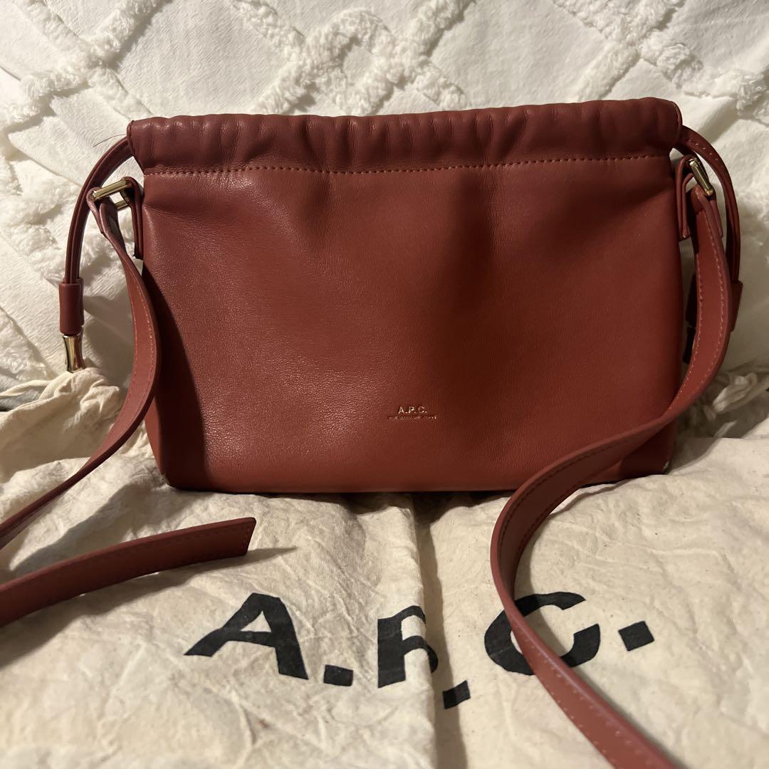 A.P.C. レンガレザー ショルダーバッグ　SAC NINON MINI