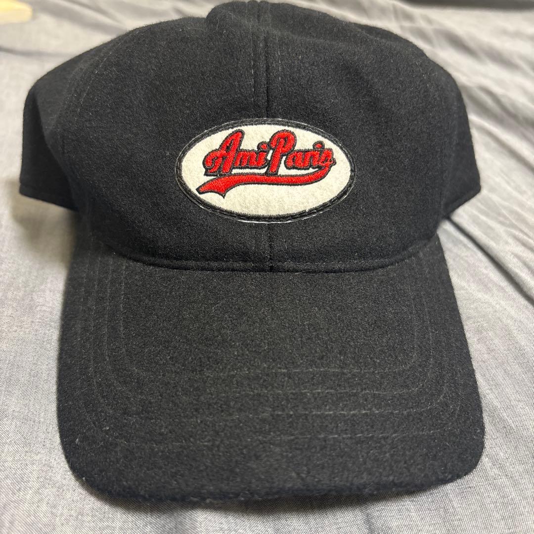 Ami Paris アミパリス 黒 キャップ 刺繍ロゴ目立った傷や汚れなし