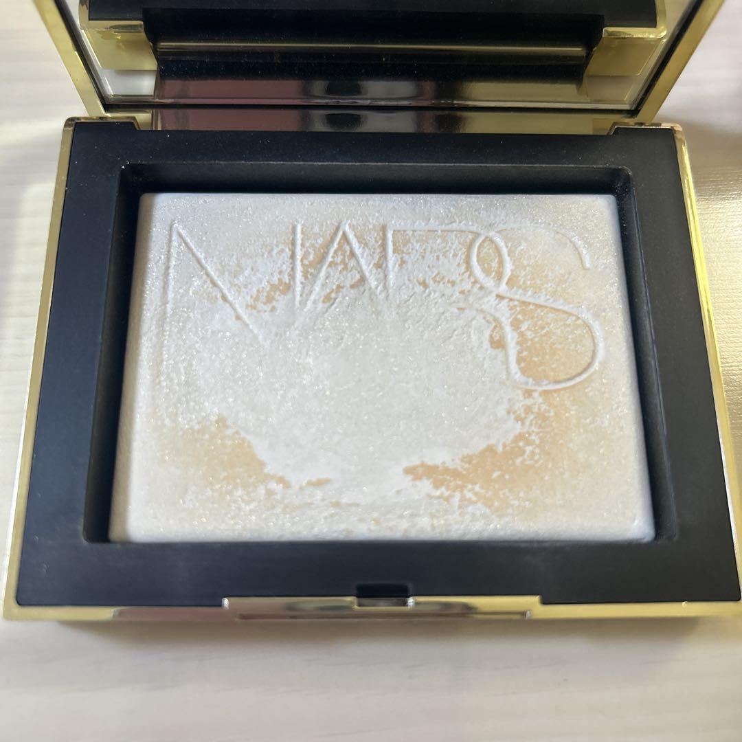 NARS ゴールドダスト ライトリフレクティングセッティング