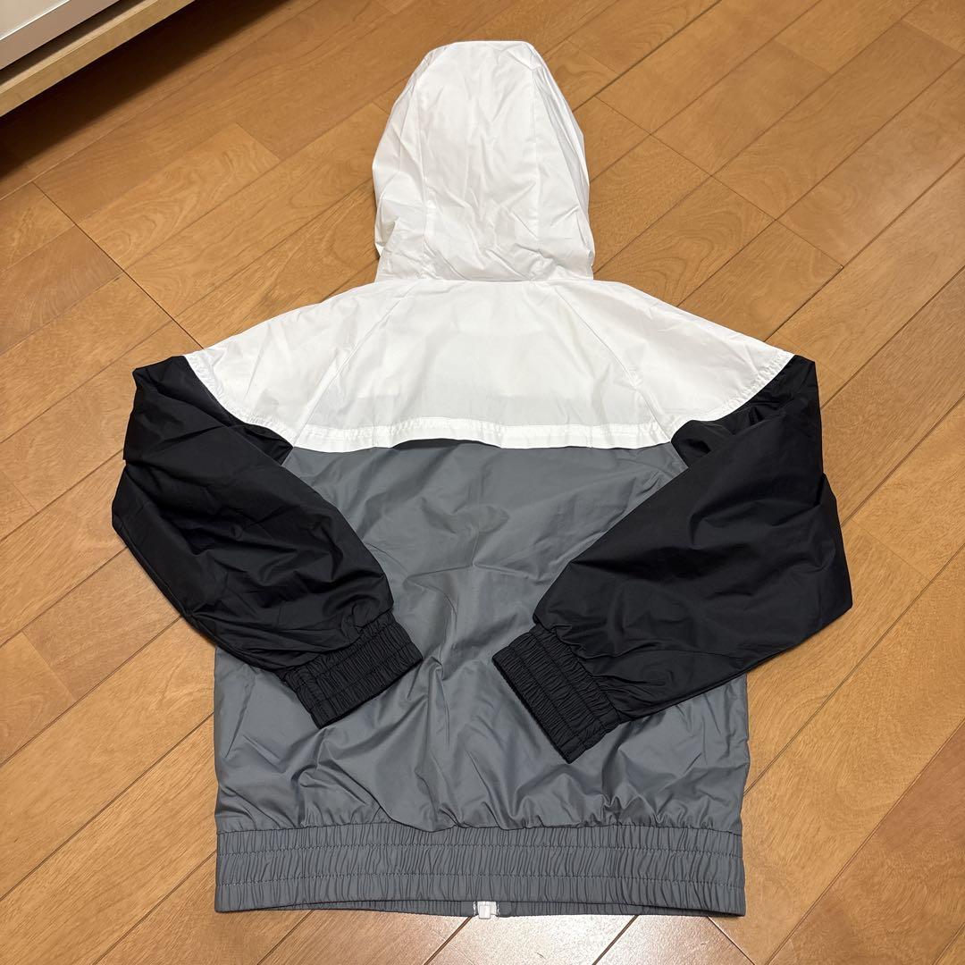 レビュー高評価の商品 フード付きウィンドブレーカー Nike 140 メルカリ - ウォーキング・ランニングウェア