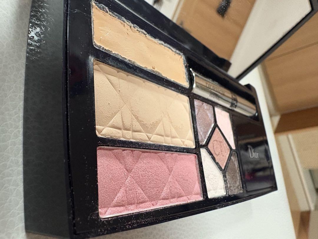 Dior Color Designer メイクアップパレット 2種類のクリスマス メイクアップ パレットが数量限定で新登場