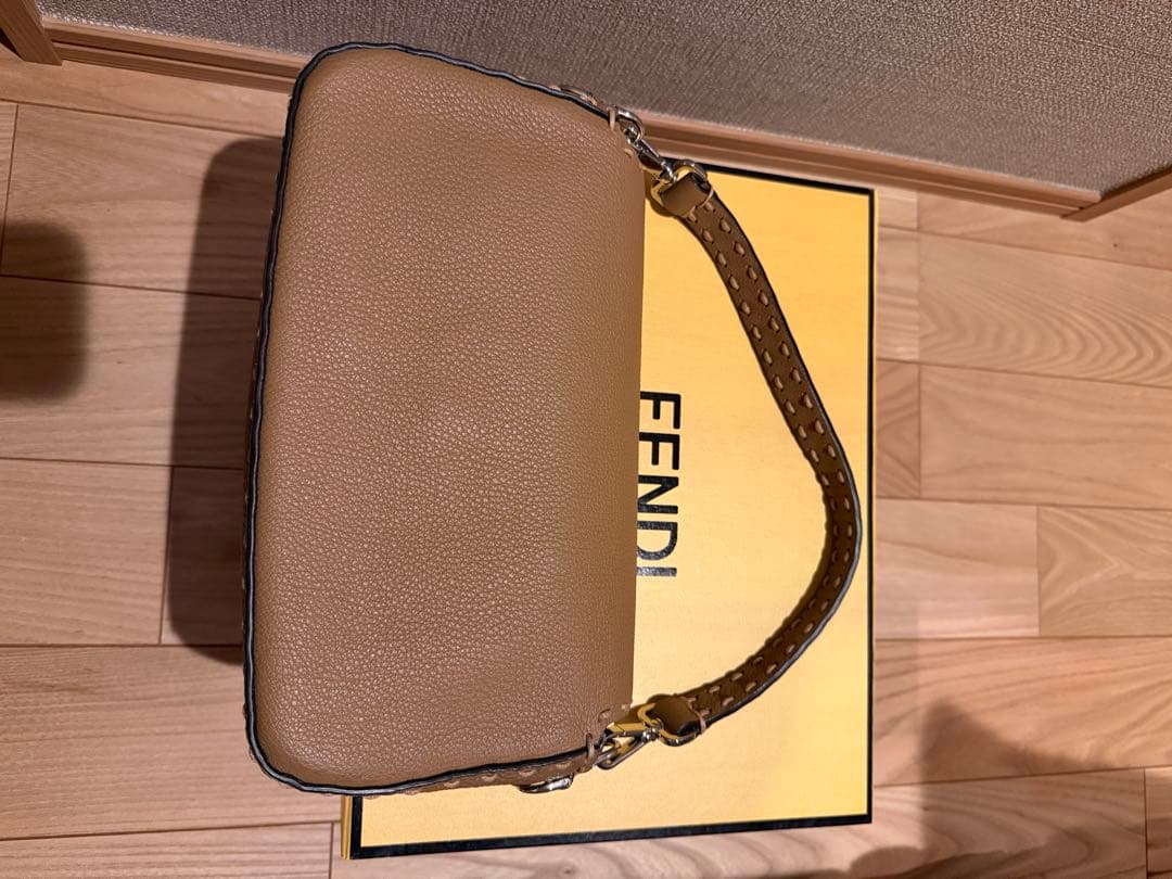 (目黒蓮着用)fendi レギュラー セレリアバゲット (目黒蓮着用)fendi レギュラー セレリアバゲット