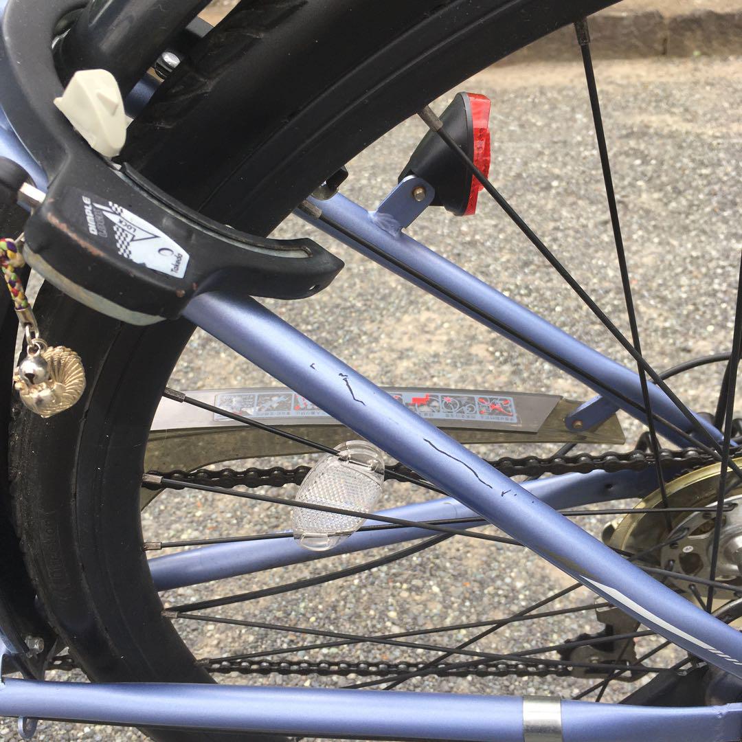 クロスバイク　HEAD エアレスタイヤ　SHIMANO6段変速 オートライト