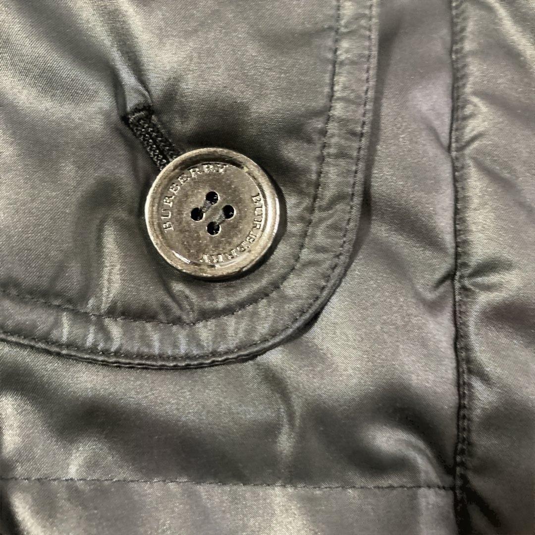 バーバリーロンドンダウンジャケットボタン付きBurberry LONDON 38 バーバリーロンドンダウンジャケットボタン付きBurberry LONDON 38