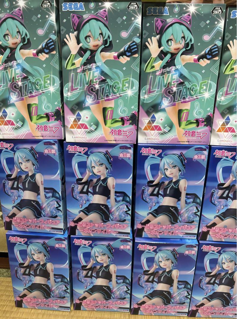 初音ミク　フィギュア　32個セットまとめ売り